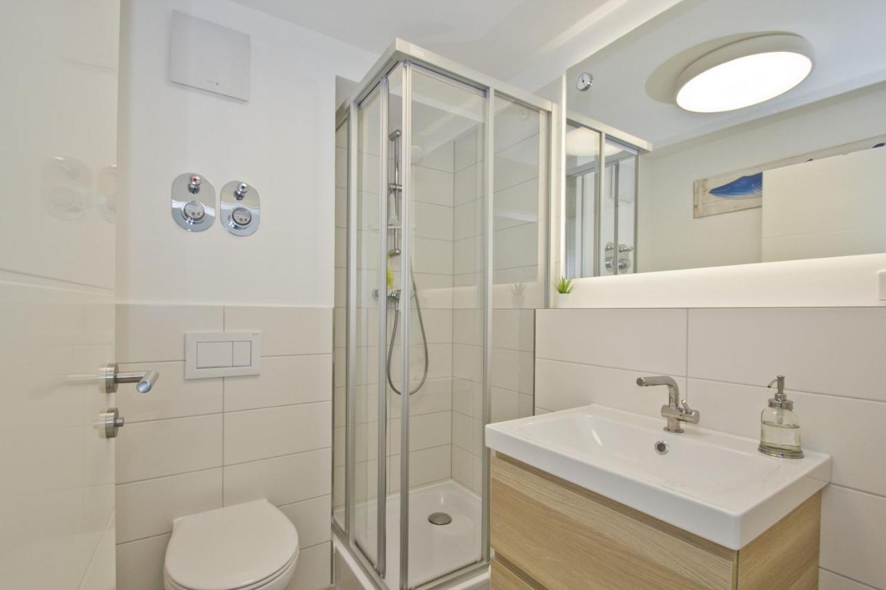 Ferienwohnung Mit Balkon Und Meerblick - Ferienresidenz Zwei Bodden Fewo 1-4 Lietzow ภายนอก รูปภาพ